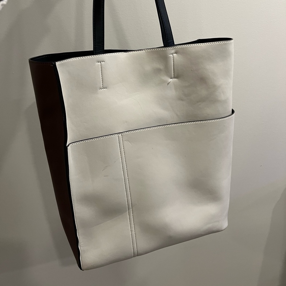 Leather tote bag